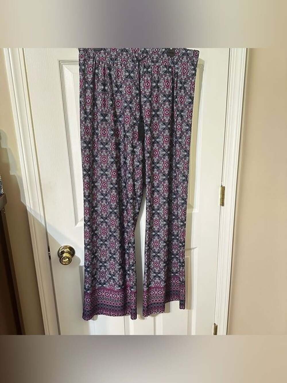 new directions Black and Pink Geometric Wide-Leg Pants